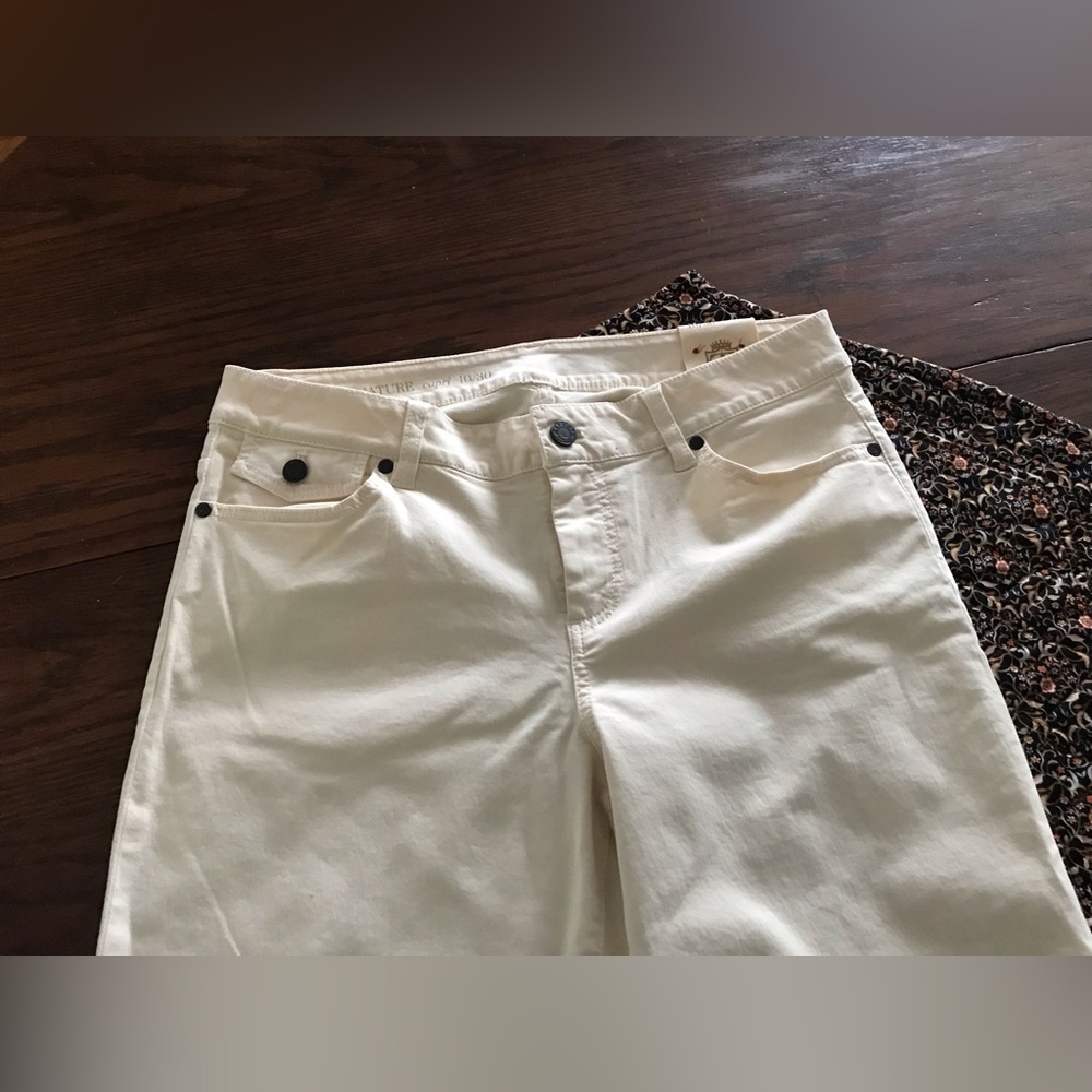 Talbots Cream Signature Capri Pants